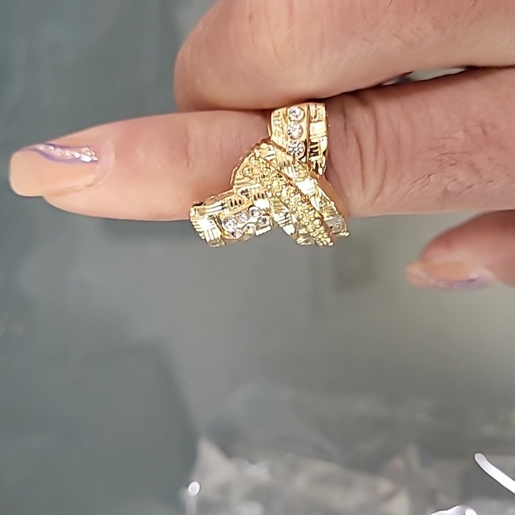 Jewelry - Picture 2 of 5